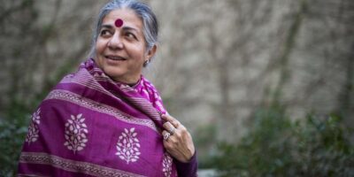 VANDANA SHIVA «del Eco apartheid a la democracia de la Tierra»